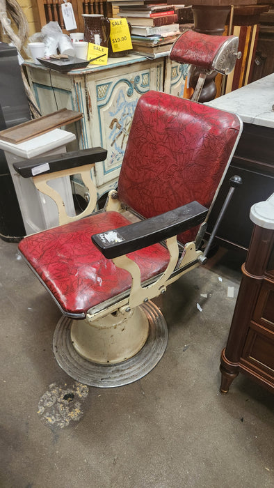 RED BARBER CHAIR