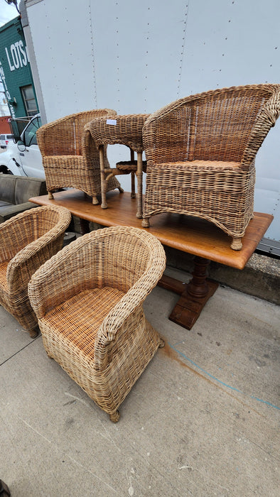SET OF 4 RATTAN GARDEN CHAIRS AND TABLE