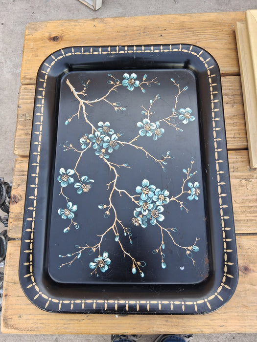 DOGWOOD'S TOLE TRAY