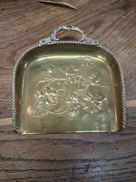ENGLISH BRASS CRUMB CATCHER