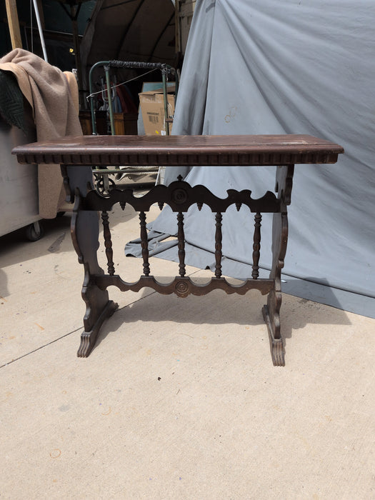 AMERICAN 1920s SMALL CONSOLE TABLE