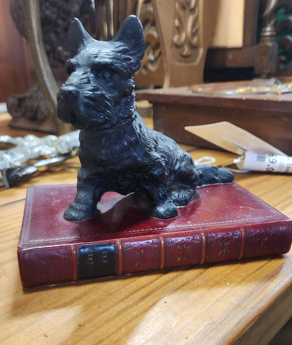 COMPOSITION SCOTTIE DOG ON BOOK