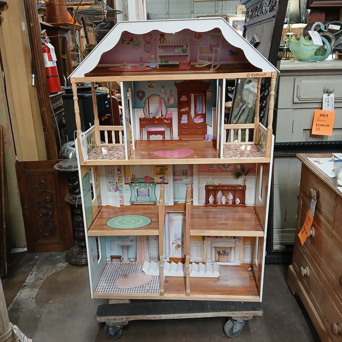 3 STORY DOLL HOUSE