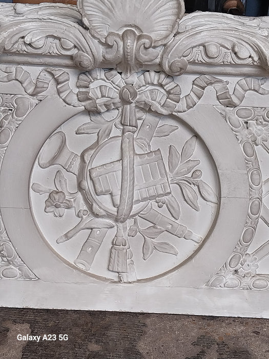 LOUIS XV PAINTED CHALK PEDIMENT WITH MUSIC INSTRUMENTS