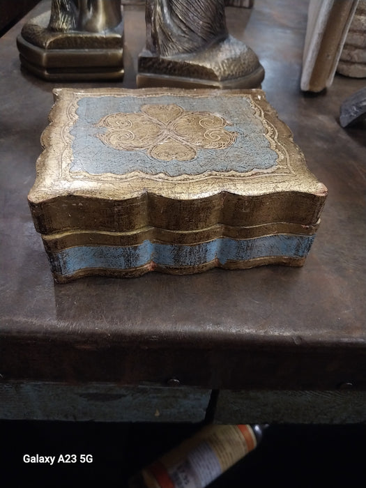 SMALL GOLD FLORENTINE BOX