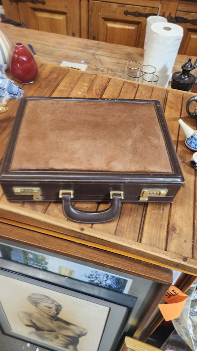 LEATHER BRIEFCASE