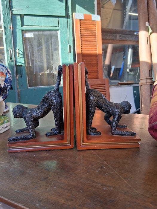 PAIR OF MONKEY BOOKENDS