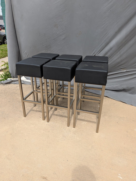 SET OF 6 CHROME AND BLACK LEATHER BAR STOOLS