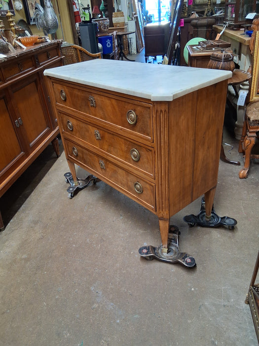 LOUIS XVI MARBLE MAHOGANY CHEST WITH RING PULLS AND FLUTING