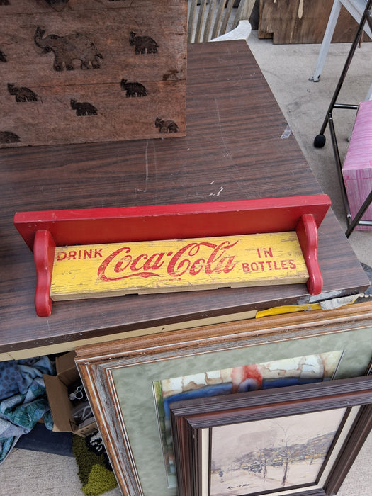 VINTAGE RED SHELF MADE FROM COCA COLA CRATE
