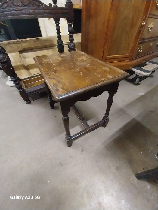 SMALL OAK TABORET