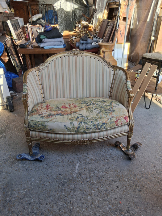 VINTAGE LOUIS XVI GOLD SEAT