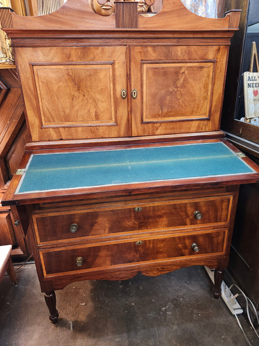 EARLY 1800S FEDERAL STYLE SECRETARY ON CHEST