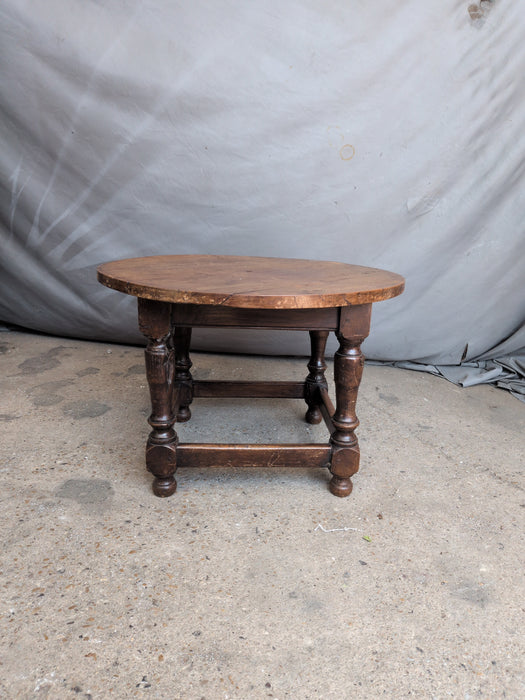 SMALL RUSTIC ROUND LAMP TABLE