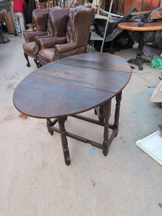 EARLY DARK OAK SMALL DROP LEAF TABLE