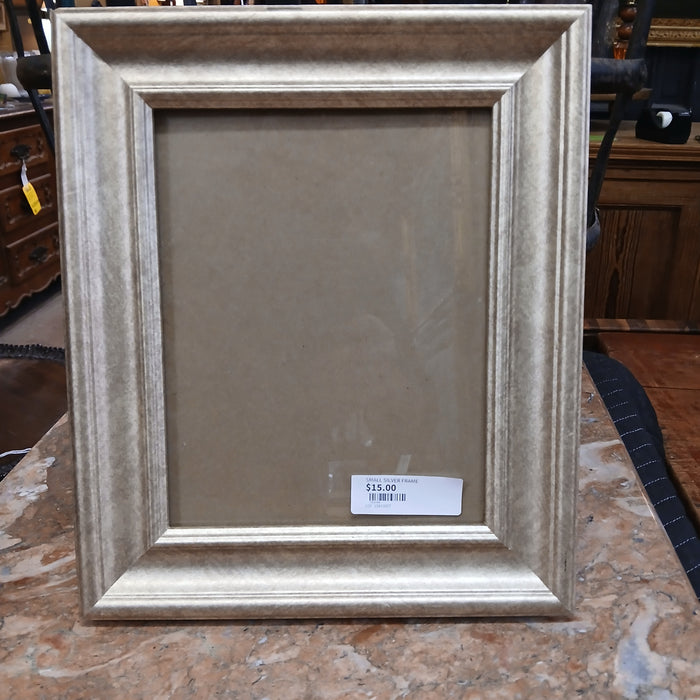 SMALL SILVER FRAME