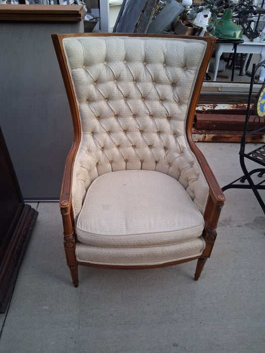 REGENCY TUFTED UPHOLSTERED CHAIR