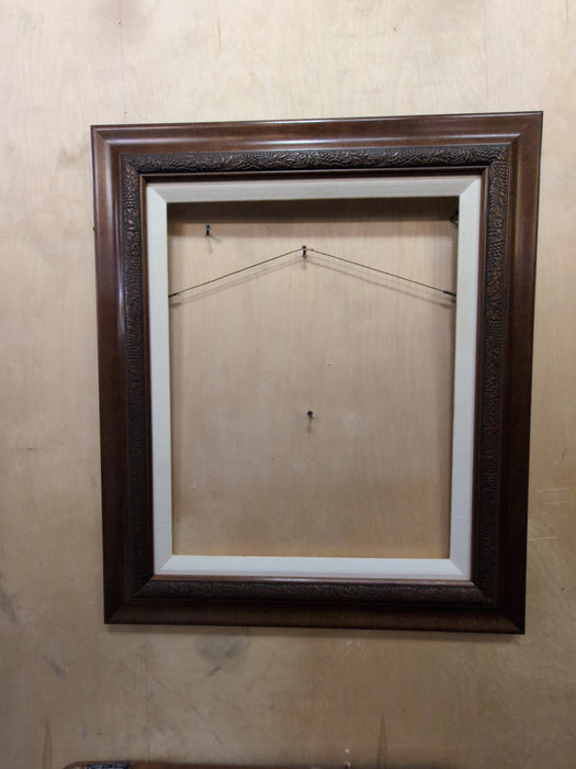 MEDIUM BROWN FRAME WITH BERRIES AND LINEN LINER