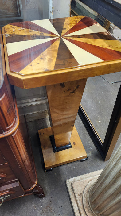 PAIR OF ART DECO BIRD'S EYE MAPLE PEDESTALS WITH INLAID TOPS