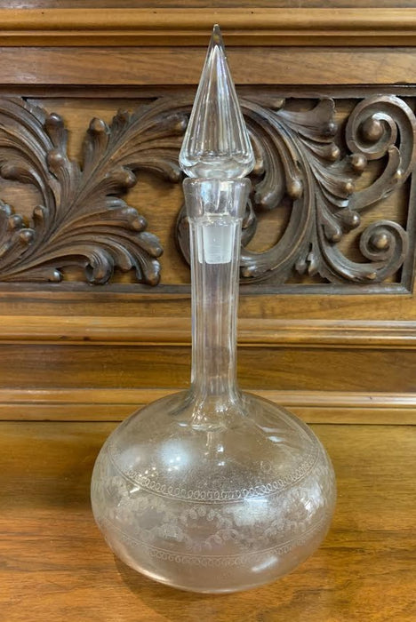 ALADDIN STYLE DECANTER WITH STOPPER