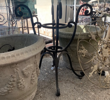 BLACK HEAVY IRON TABLE BASE (NO TOP)