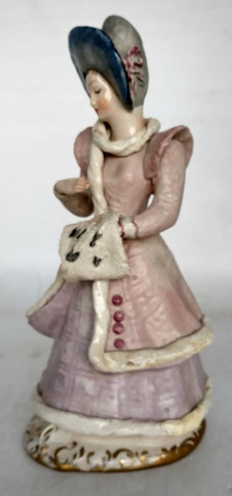 PORCELAIN LADY FIGURE WITH HAT