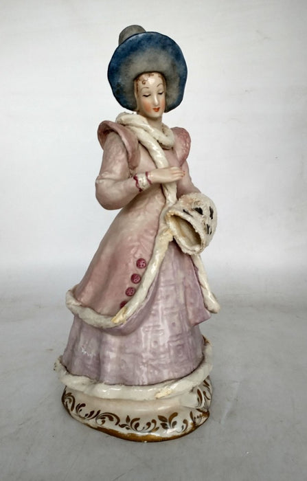 PORCELAIN LADY FIGURE WITH HAT