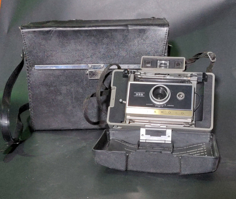 POLAROID 335 CAMERA