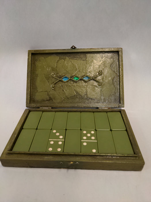 VINTAGE GREEN DOMINO SET
