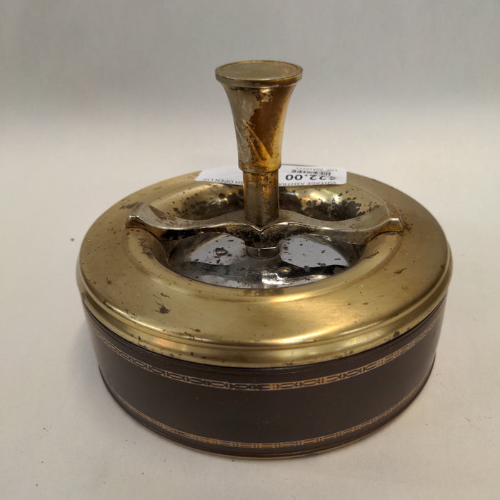 VINTAGE ASHTRAY WITH PUSH OPEN LID