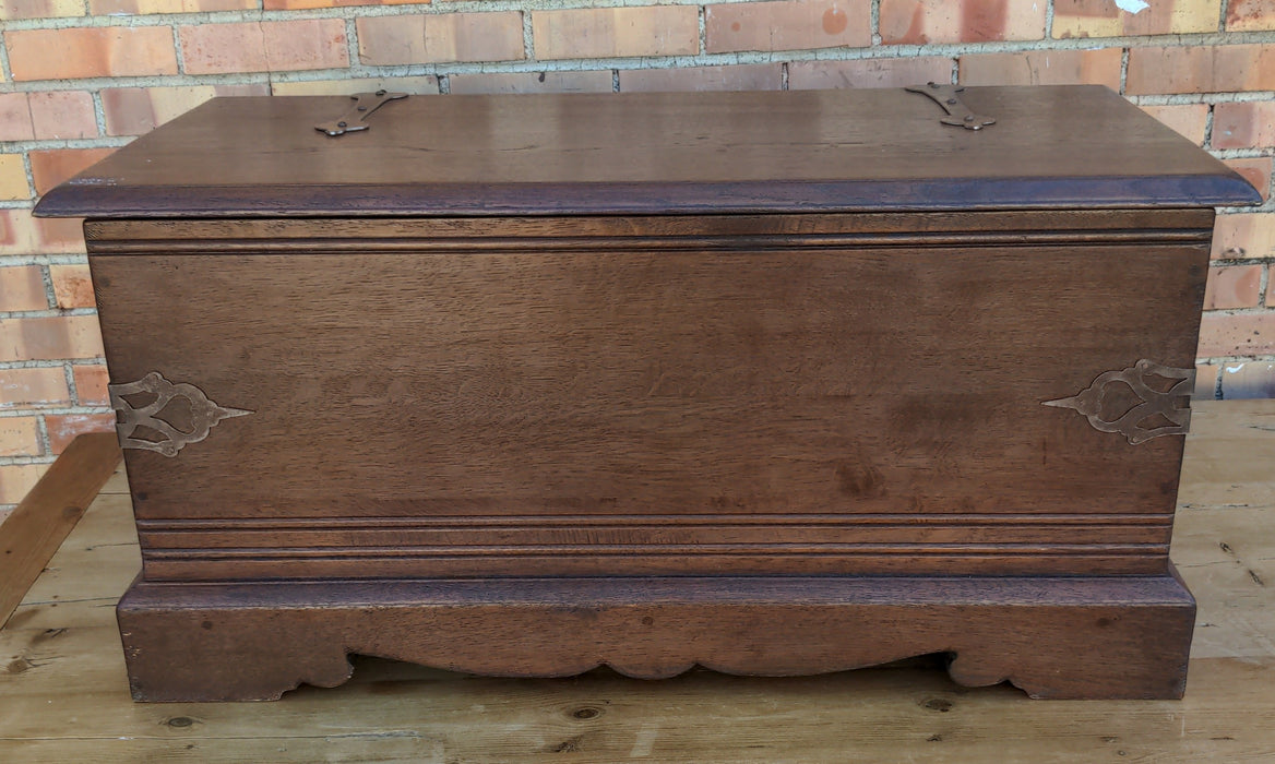 SMALL RUSTIC OAK COFFER WITH STRAP HINGES