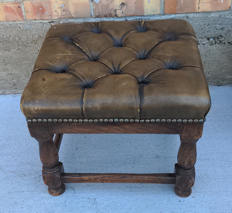 TUFTED LEATHER STOOL WITH TURNED WOOD LEGS