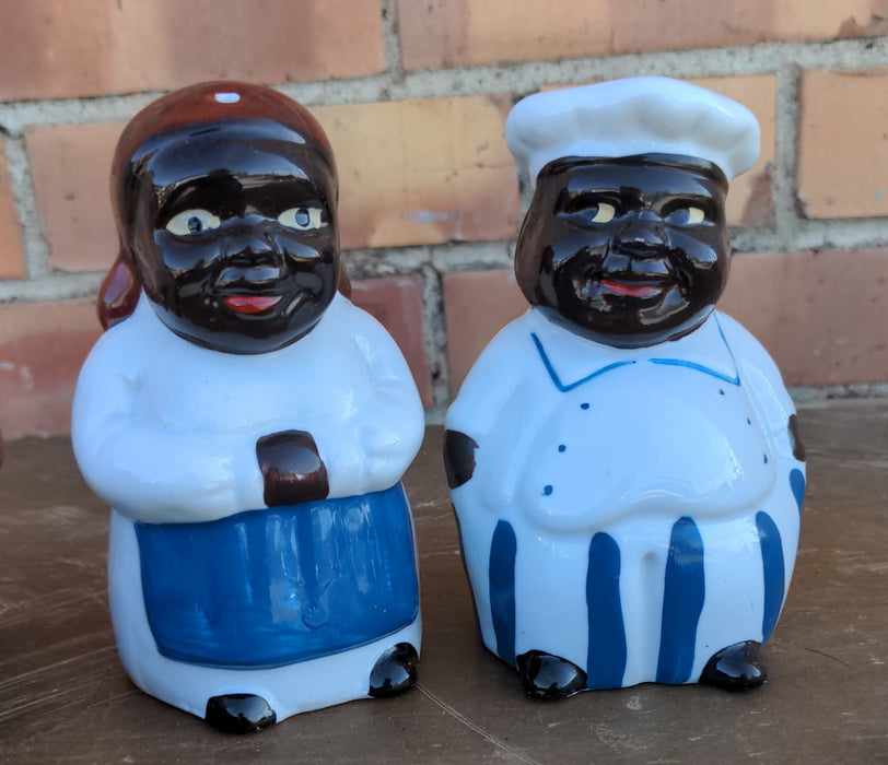 BLACK MEMORABILIA BLUE AND WHITE SALT AND PEPPER SHAKERS