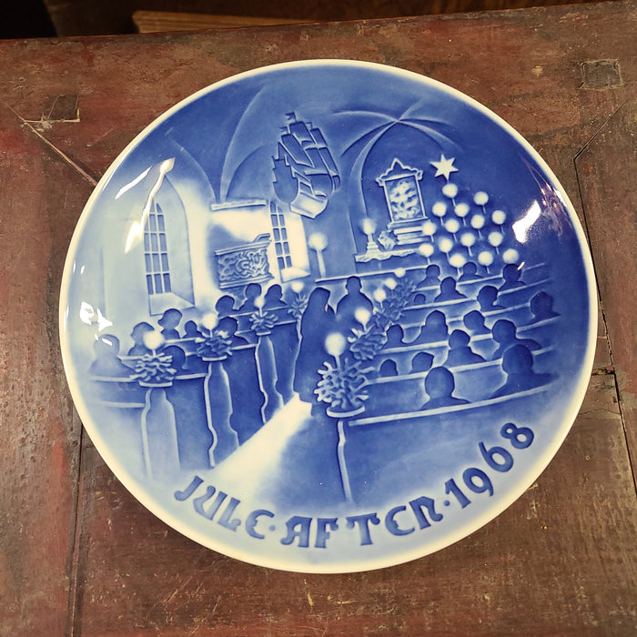 DENMARK COBALT CHRISTMAS IN CHURCH PLATE