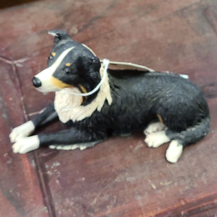 RESIN DOG STATUE OF BORDER COLLIE AS IS