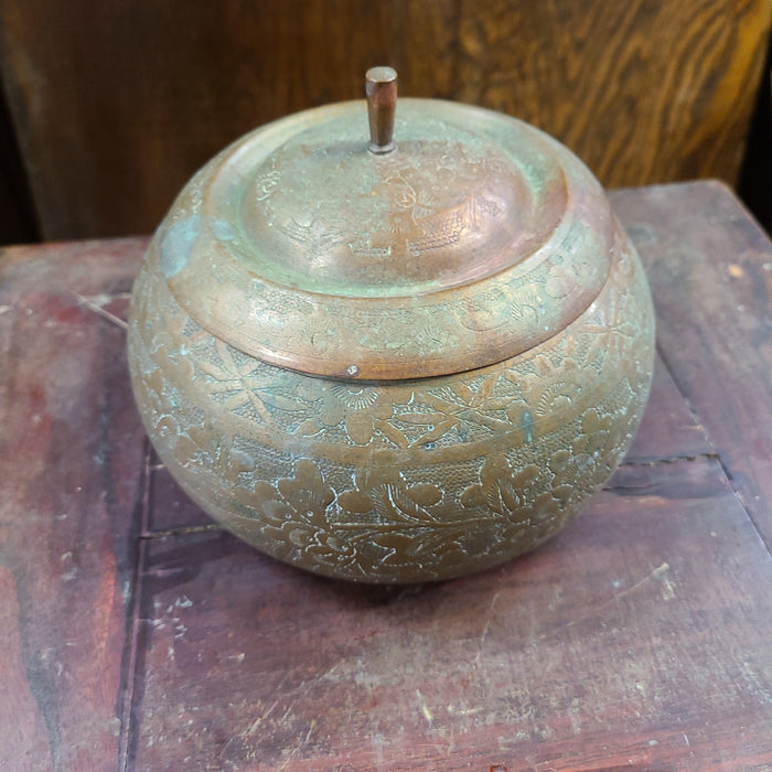 COPPER POT WITH LID AND INCISING