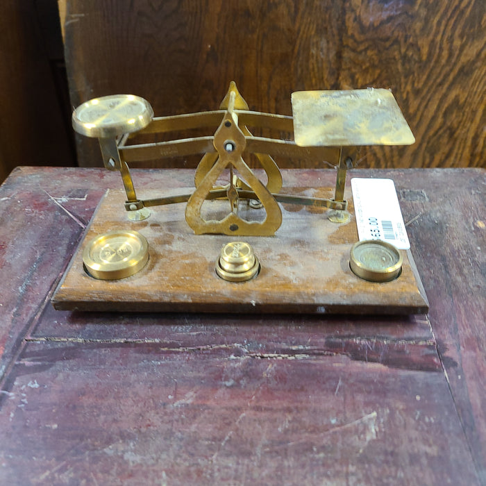 TINY BRASS AND WOOD SCALE WITH WEIGHTS