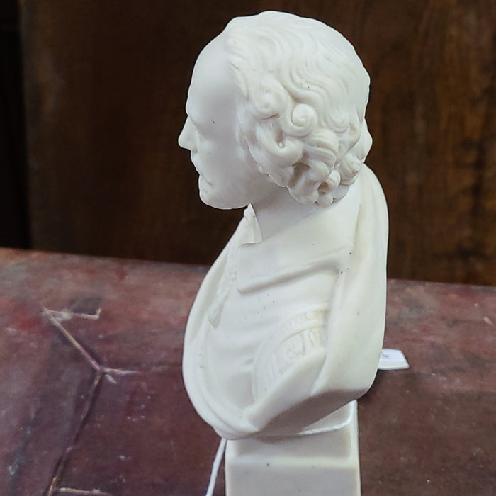 SMALL PLASTER BUST OF SHAKESPEARE