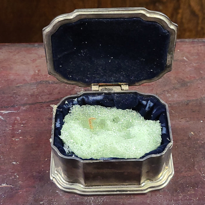 TINY NOT OLD SILVER HINGED LID BOX