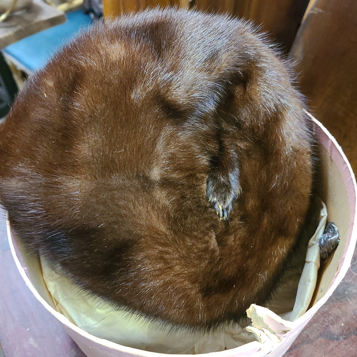 BROWN FUR MINK HAT IN PINK PARIS AND NY HAT BOX