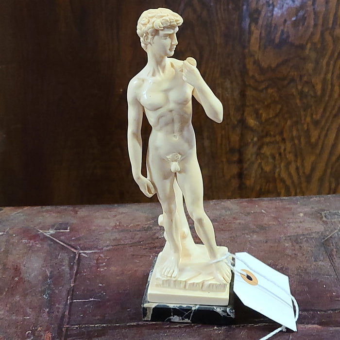 SMALL STATUE OF DAVID