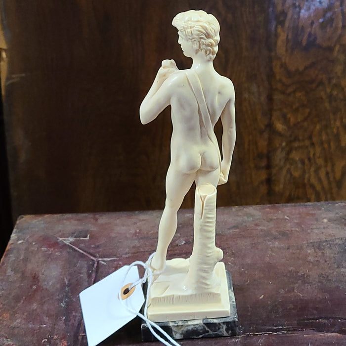 SMALL STATUE OF DAVID