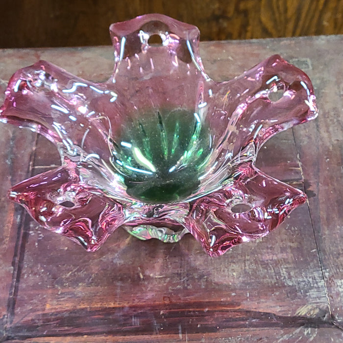 CRANBERRY AND GREEN ART GLASS DISH