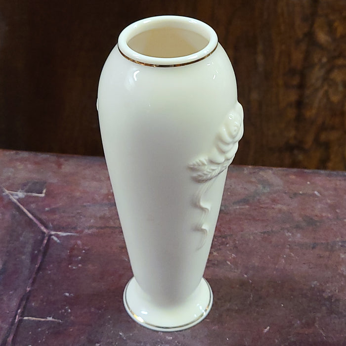 TINY LENNOX CREAM VASE