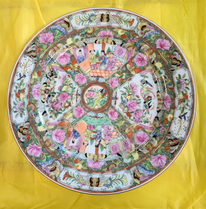 LARGE ROSE MEDALLION DINNER PLATE
