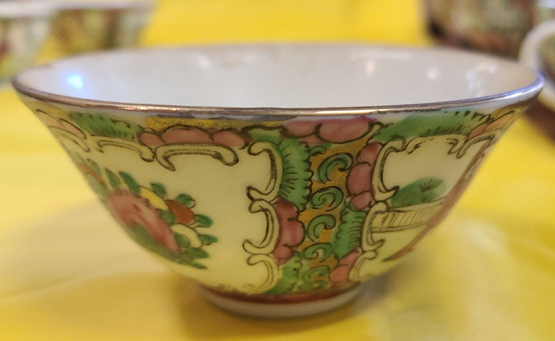 TINY ROSE MEDALLION BOWL