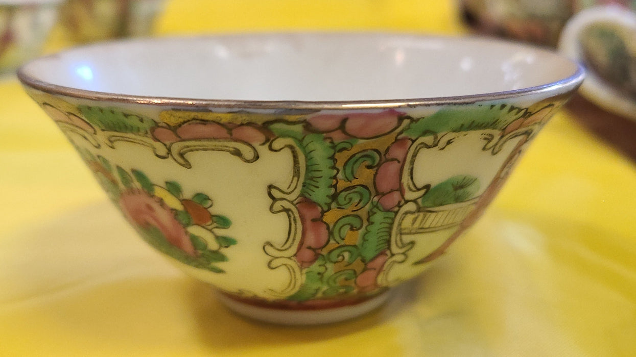 TINY ROSE MEDALLION BOWL