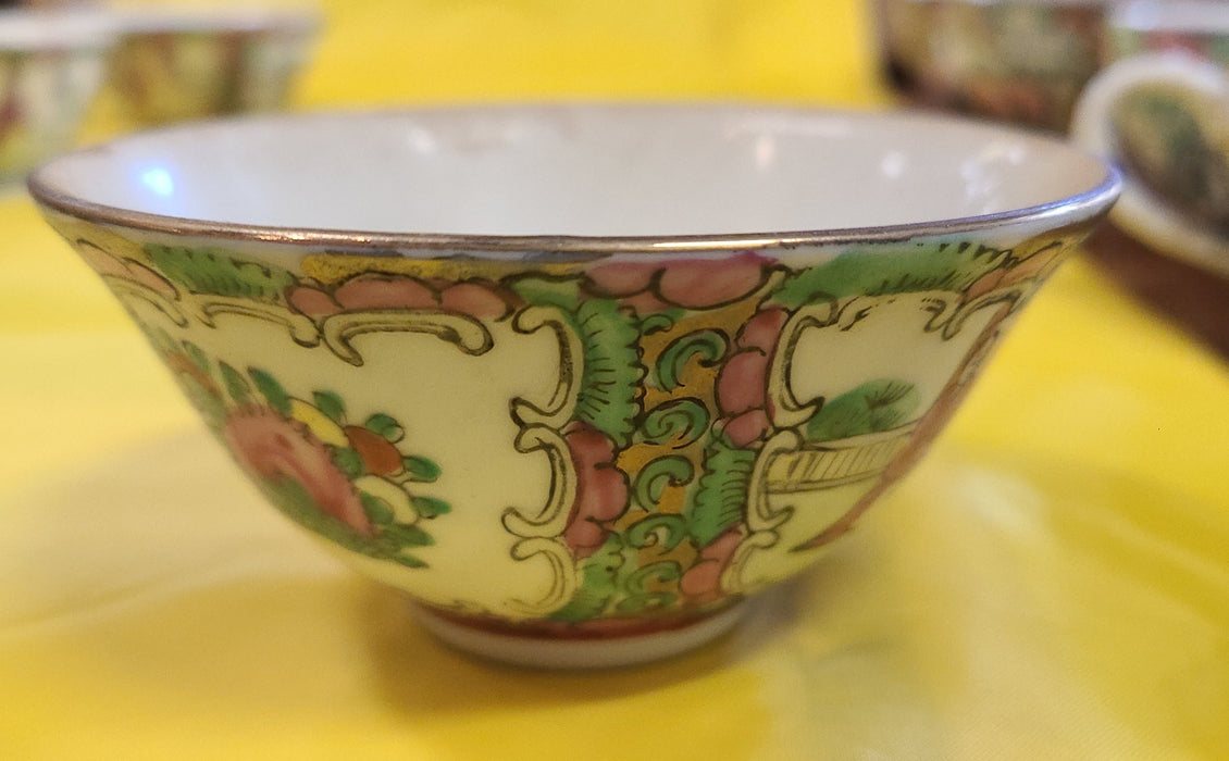 TINY ROSE MEDALLION BOWL