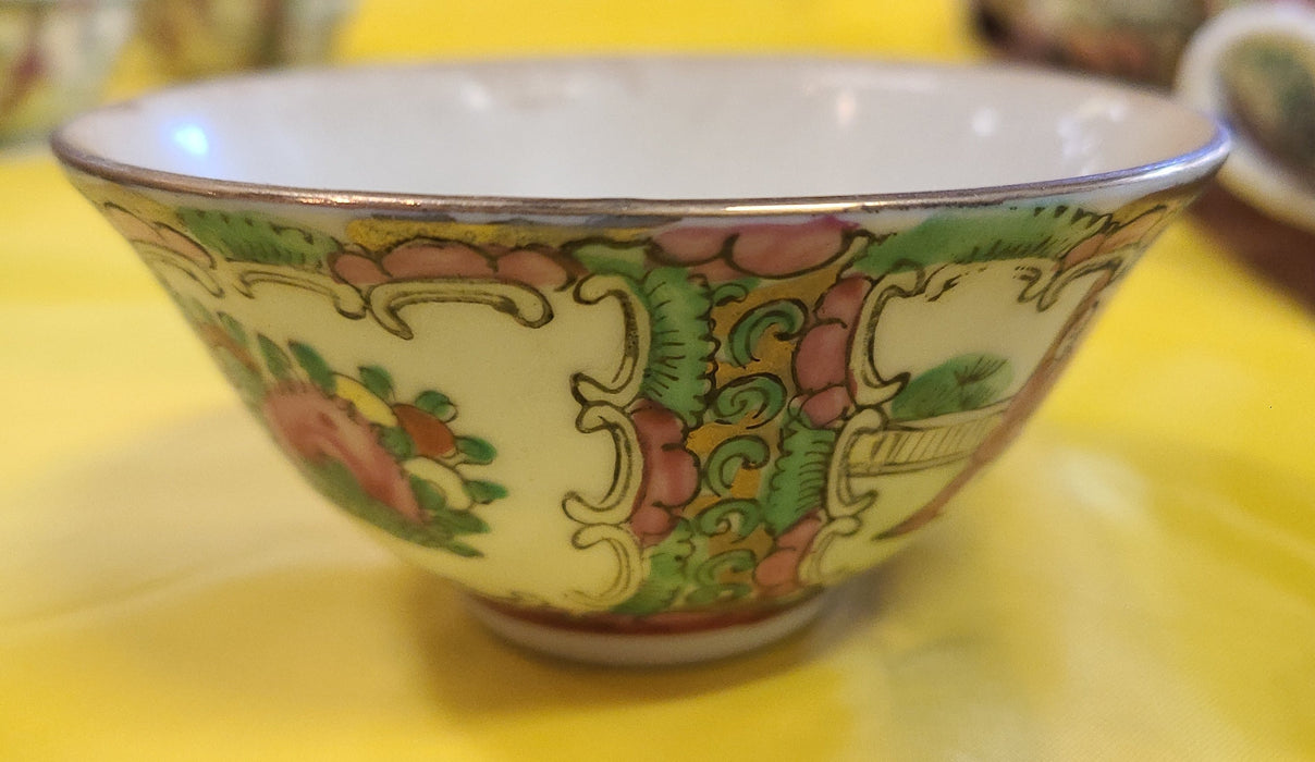 TINY ROSE MEDALLION BOWL