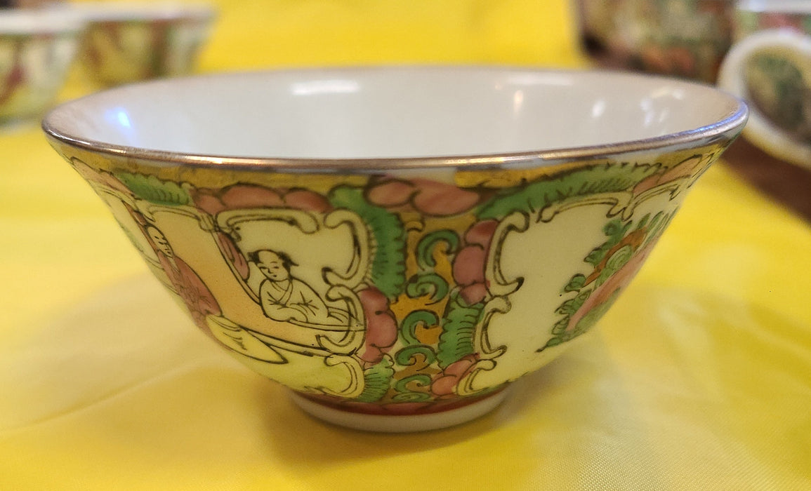 TINY ROSE MEDALLION BOWL